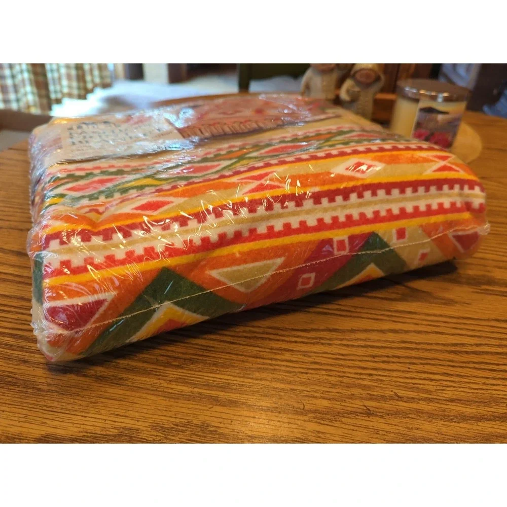 New Old Stock Vintage Fashion Print Blanket Inca Full/Twin 72